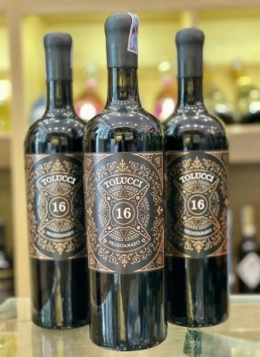 Vang Ý Tolucci Limited 16% 